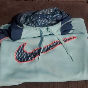 Nike therma fit hoodie womens size S